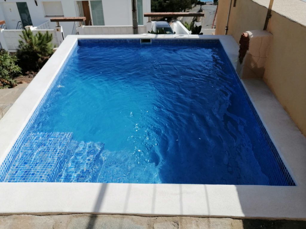 Piscina blanca